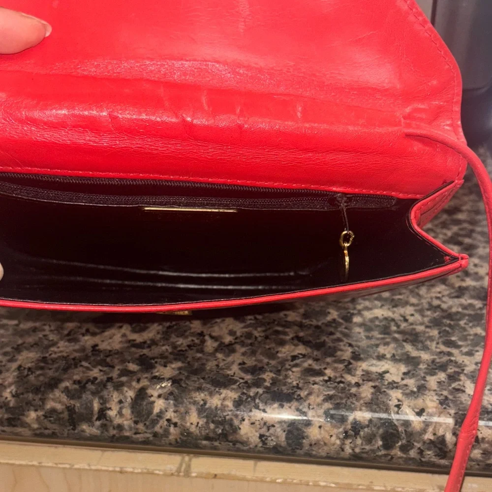 Danielle Nicole Red Crossbody Bag - Picture 4 of 6